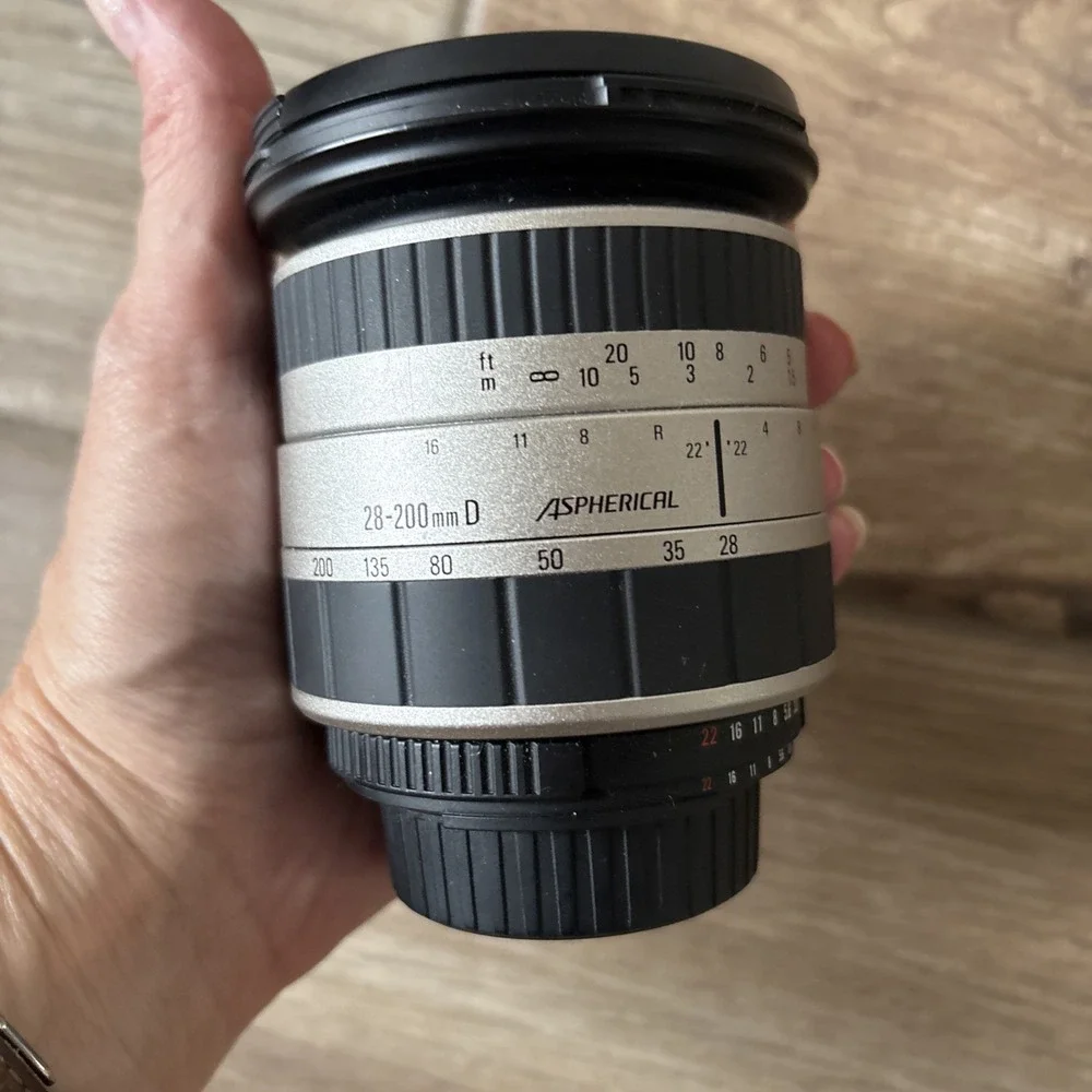 Sigma AF 28-200mm f3.8-5.6 UC Aspherical lens for Nikon Mount AF, Boxed, Compact